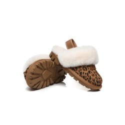 UGG Enfants pantoufles à bretelles en laine de mouton Suzie Le léopard