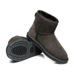 UGG Enfants bottes en laine de mouton Mini Classic chocolat
